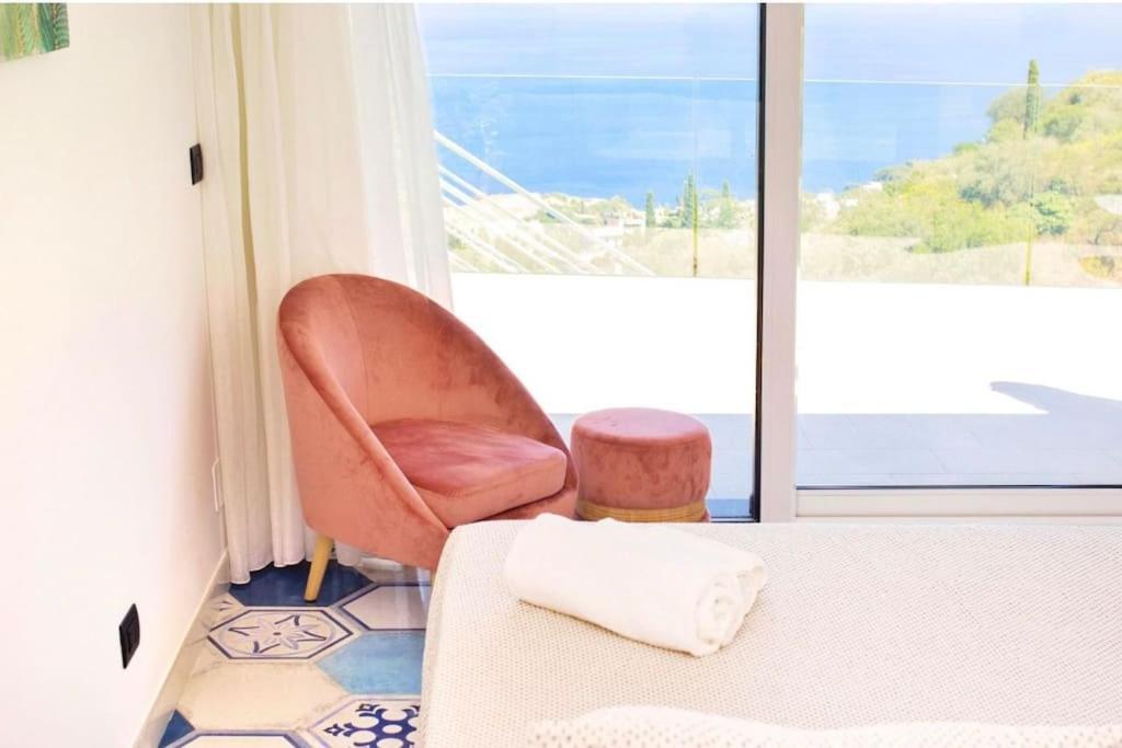 Suite Apartments Branco - Infinity Pool & Sea View - 5 Minuti Dal Centro Taormina Ngoại thất bức ảnh